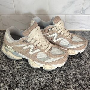New Balance 9060 Driftwood Womens 6